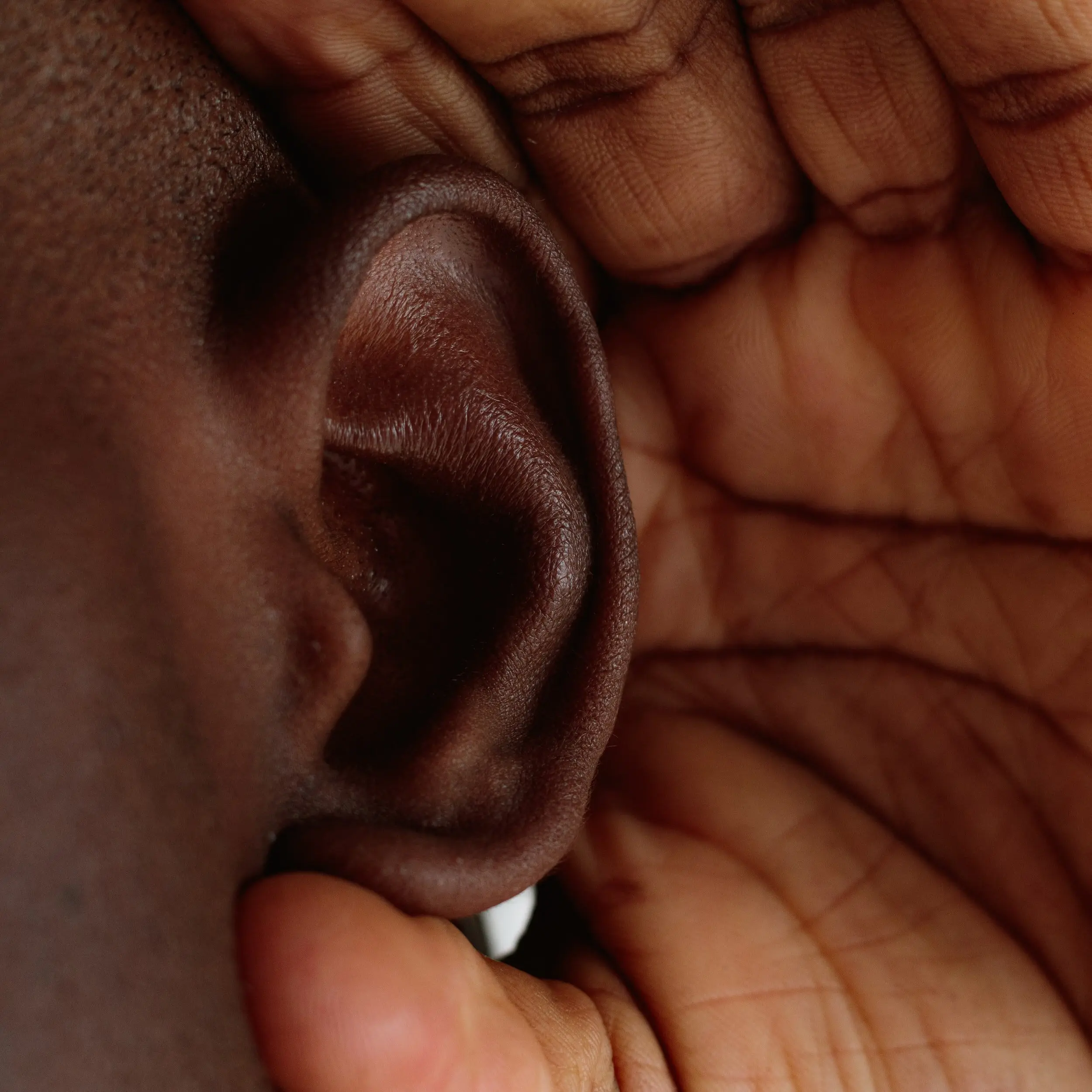 9 proven tips to become a better listener - blog image